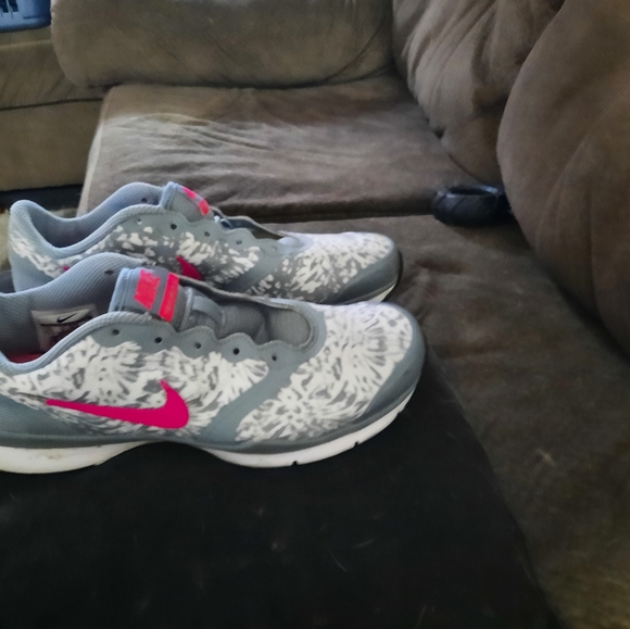 Nike, size 7 1/2, Grey, pink and white